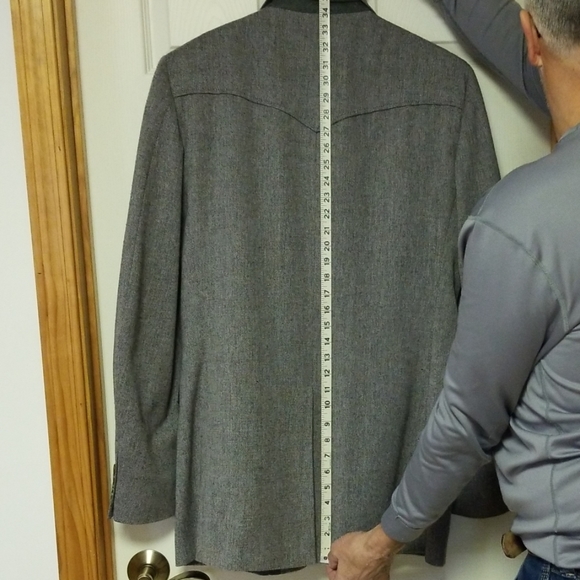 Western style jacket - Picture 3 of 8